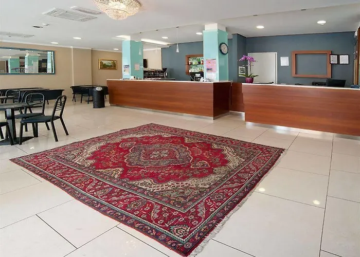 Boom Hotel 3*