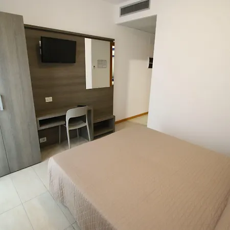 Boom Hotel