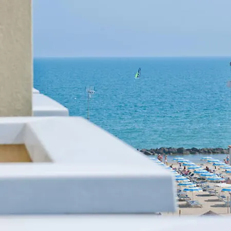 Ξενοδοχείο Boom 3*